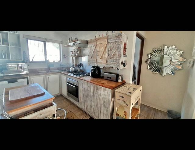 2 BEDROOM TOWNHOUSE FOR SALE IN PARADISE BEACH